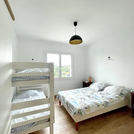 Joli T2 Dans Petite Résidence Calme * Fréjus